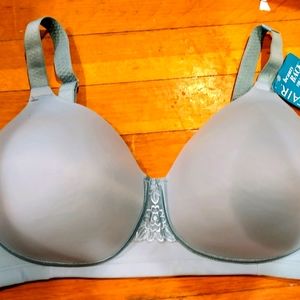 NWT'S WOMEN'S VANITY FAIR BRA, SIZE 42C, $15